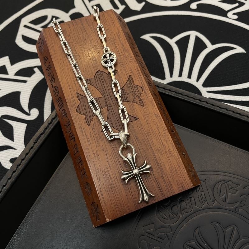 Ch*0me He**ts necklaces